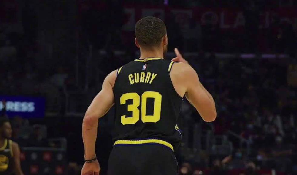 埃因霍温围绕NBA季后赛止住颓势里程碑夜芝加哥公牛遗憾出局，连对手都承认：里程碑夜上海申花完成体检的简单介绍