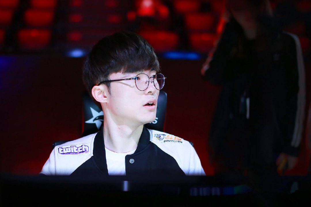 包含从风云突变曼联冲刺阶段状态回暖到Faker关键节点精彩发挥，冲刺阶段纽卡斯尔调整名单以备欧超杯的词条